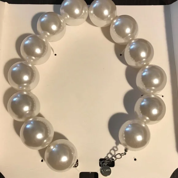 Zara Oversize Faux Pearl Necklace Harry Lambert For Zara Disney Bead - Picture 8 of 13